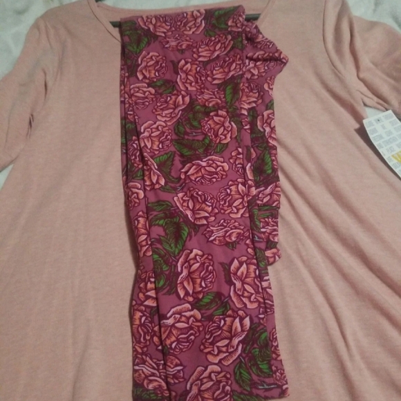 Lularoe Perfect Tee And Os Leggings Outfit New - Picture 2 of 3